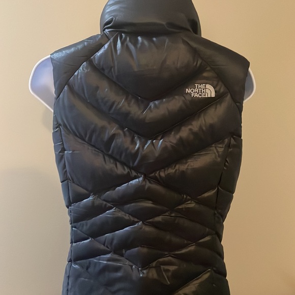 Womens North Face 550 Vest - Picture 3 of 3